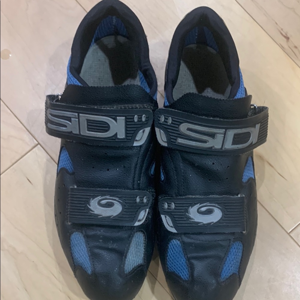 SIDI women cycling shoes Size 9 US
41 EUR
Color Blue and Black